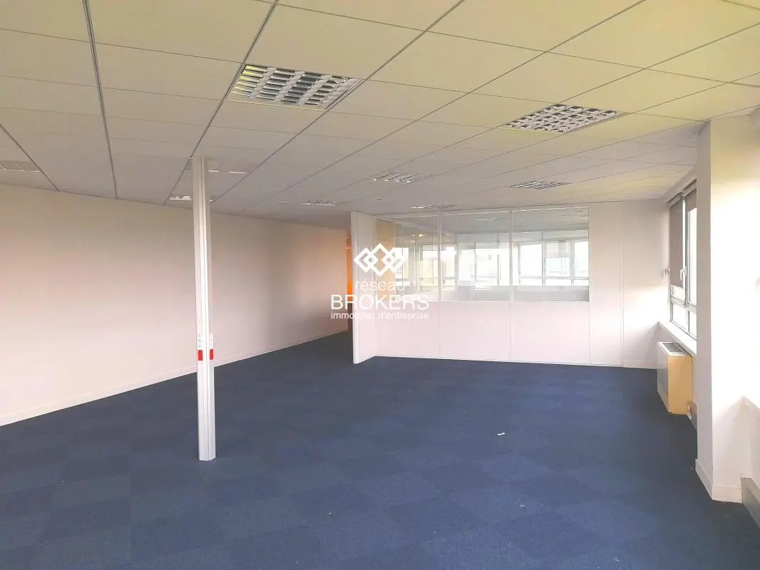 Bureau dans Bourges à louer Photo de l’immeuble– Image 1 sur 10