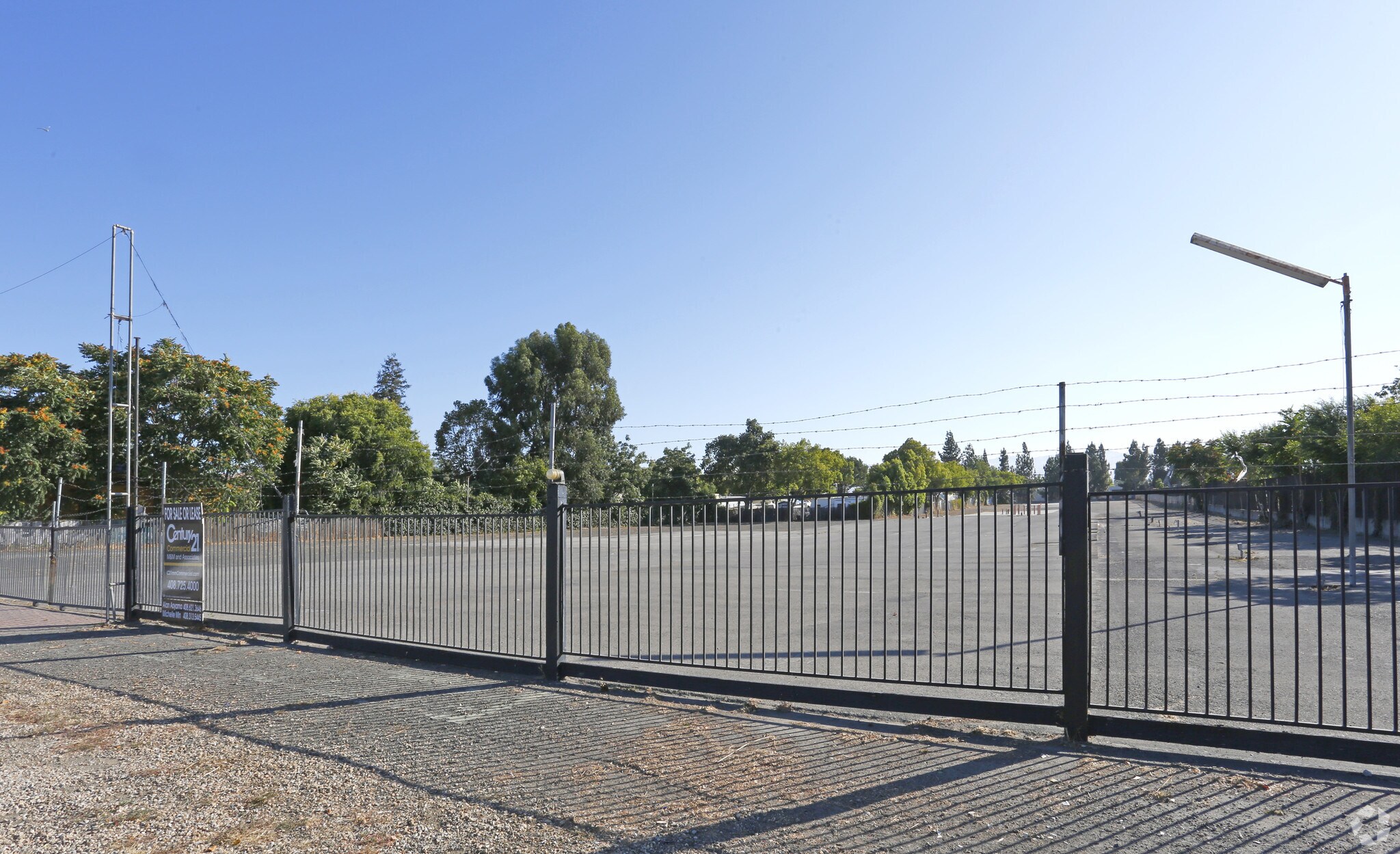 Unit B - 2828 Monterey Hwy, San Jose, CA à louer Photo principale– Image 1 sur 35