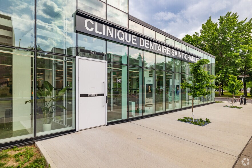 520 St Saint-Charles O, Longueuil, QC à louer - Photo de l’immeuble – Image 3 sur 7