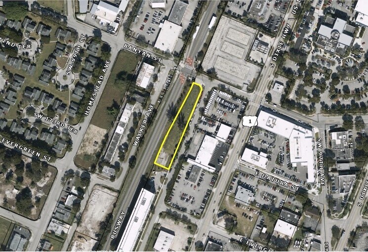 17350 Cleveland Avenue, Miami, FL à louer Photo principale– Image 1 sur 2
