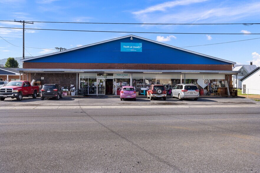 149 W Spotswood Ave, Elkton, VA à louer - Photo de l’immeuble – Image 2 sur 33