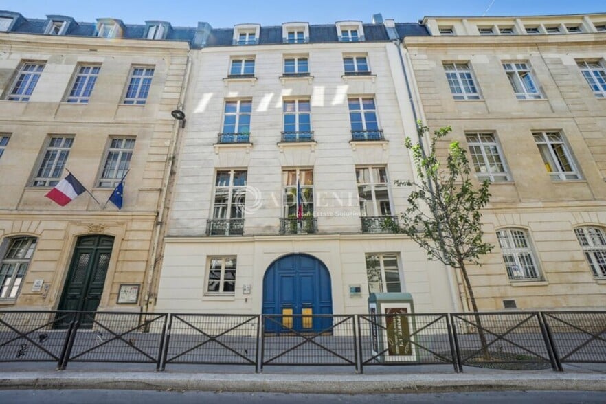 14 Rue Saint-Benoît, Paris à louer - Photo de l’immeuble – Image 2 sur 8