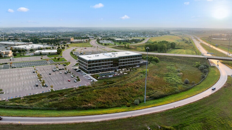 5800 S Corporate Pl, Sioux Falls, SD à louer - Photo de l’immeuble – Image 3 sur 8