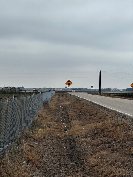 Roesler Rd, Needville, TX à vendre - Photo principale – Image 1 sur 3