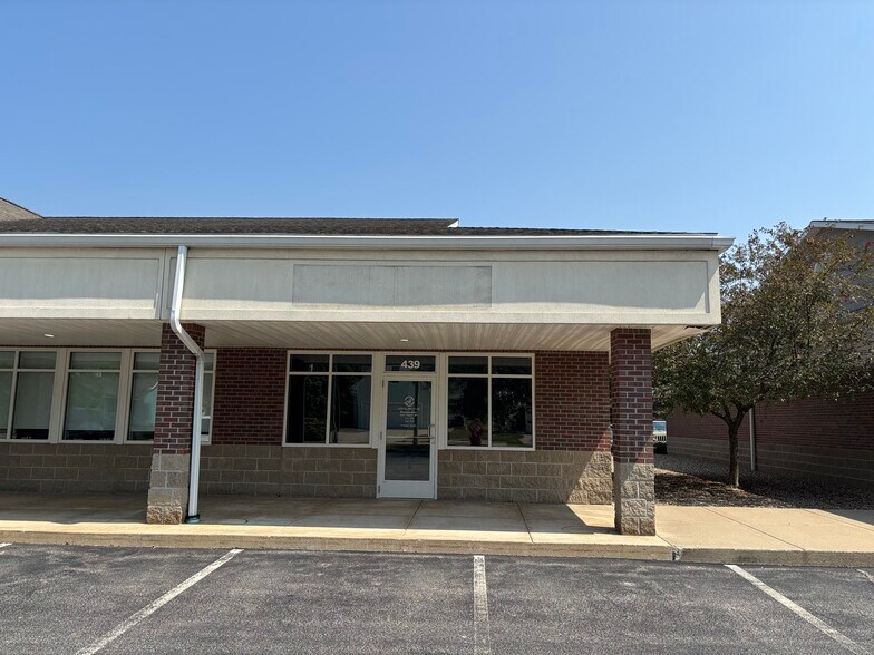 431-445 Upton Dr, Saint Joseph, MI à louer - Photo de l’immeuble – Image 2 sur 10