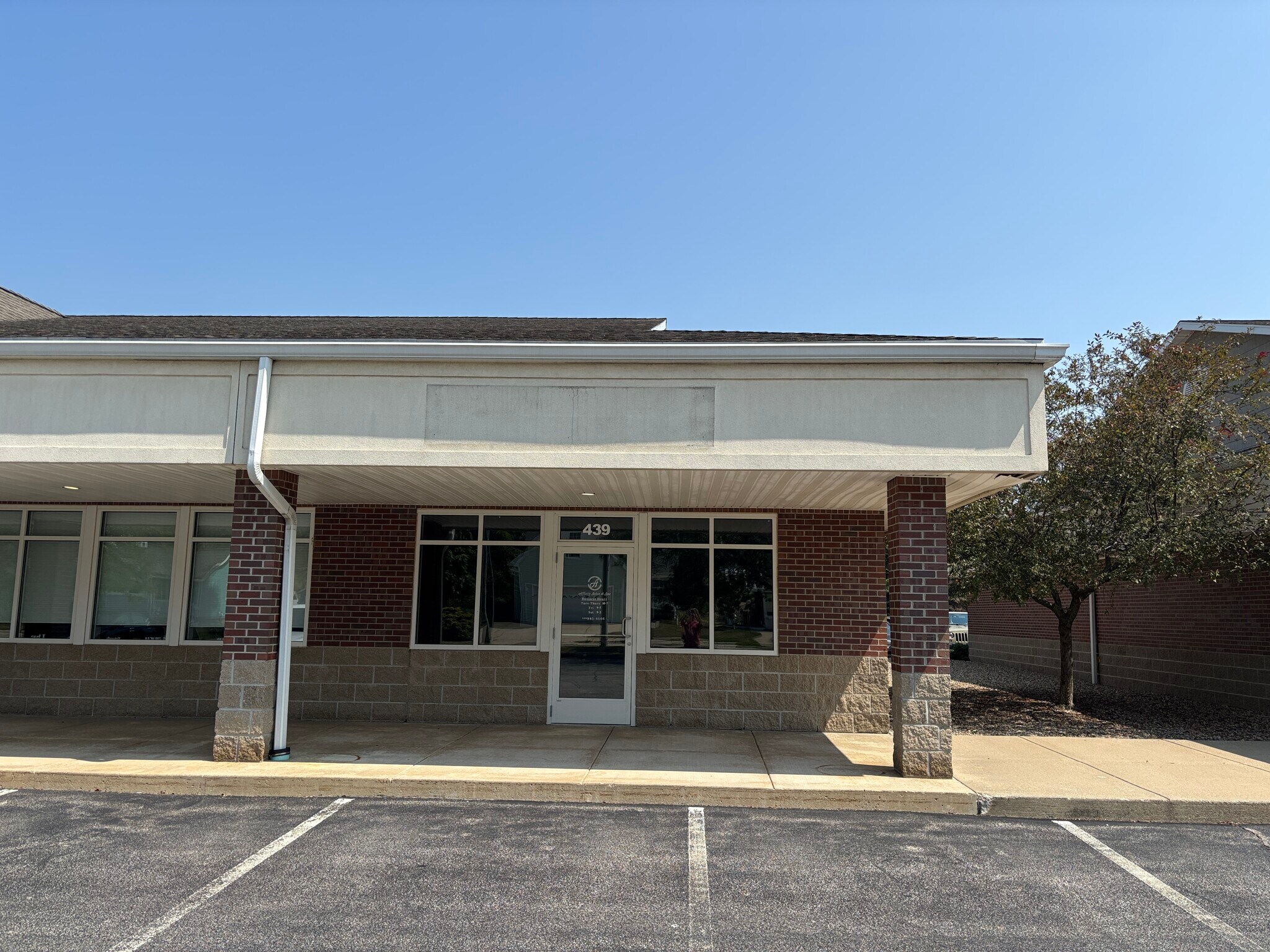 431-445 Upton Dr, Saint Joseph, MI à louer Photo de l’immeuble– Image 1 sur 11