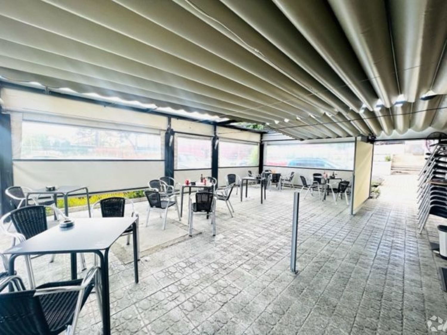 Local commercial dans Aldea del Fresno, Madrid à louer Photo intérieure– Image 1 sur 2