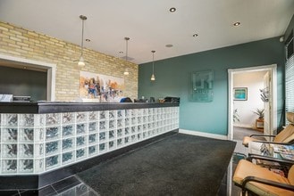 1220 Matheson Blvd E, Mississauga, ON à vendre Photo intérieure– Image 2 sur 8