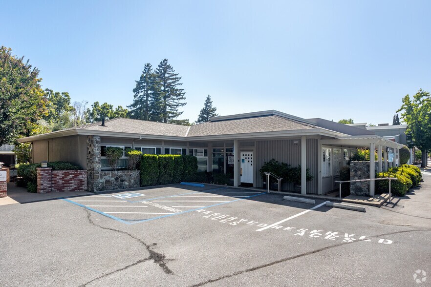 1134 W El Camino Real, Mountain View, CA à louer - Photo principale – Image 1 sur 4