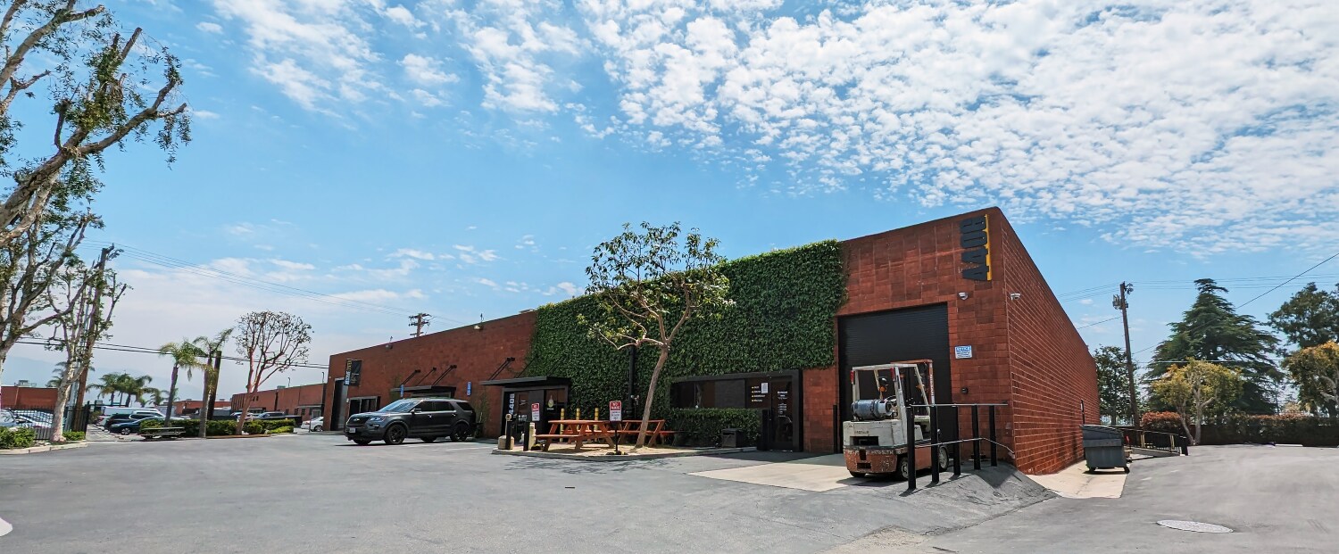 4406-4408 W Vanowen St, Burbank, CA à louer Photo de l’immeuble– Image 1 sur 4