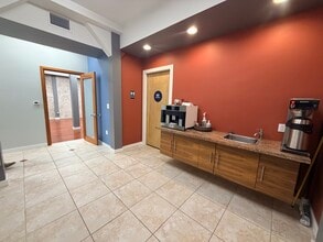 2750 Adeline St, Berkeley, CA à louer Photo intérieure– Image 2 sur 4