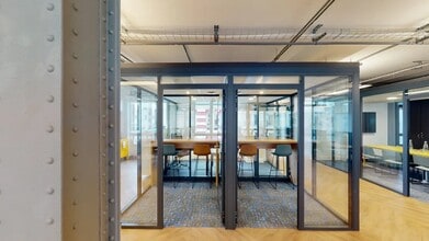 13 Rue Des Petits Hôtels, Paris à louer Photo intérieure– Image 2 sur 5