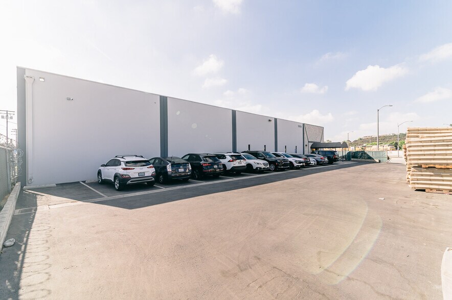 19010 S Alameda St, Rancho Dominguez, CA à louer - Photo de l’immeuble – Image 3 sur 87