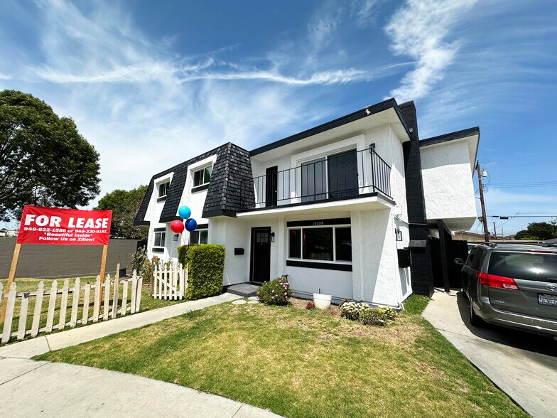 17372 Dairyview Cir, Huntington Beach, CA à vendre - Photo de l’immeuble – Image 3 sur 12