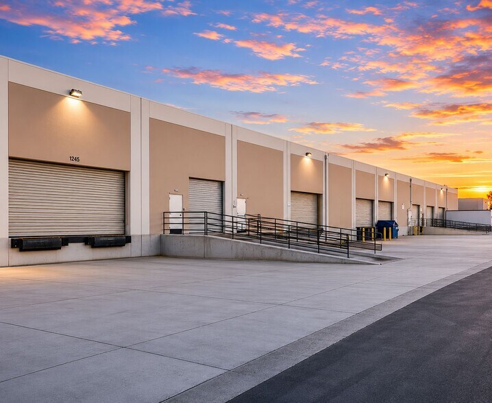 12439-12455 Florence Ave, Santa Fe Springs, CA à vendre - Photo de l’immeuble – Image 3 sur 10