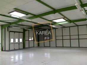 Local d’activités dans Saint-Thibault-des-Vignes à louer Photo intérieure– Image 2 sur 2