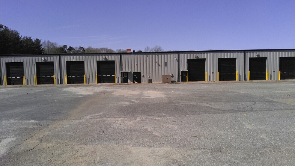 1201 E Church St, Cherryville, NC à vendre - Photo principale – Image 1 sur 14