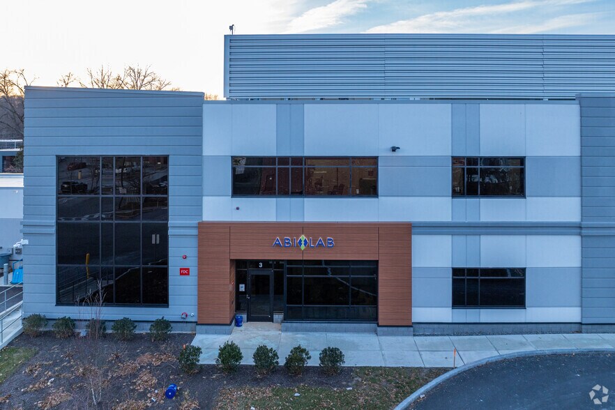 3 Dean Rd, Natick, MA à louer - Photo de l’immeuble – Image 3 sur 4