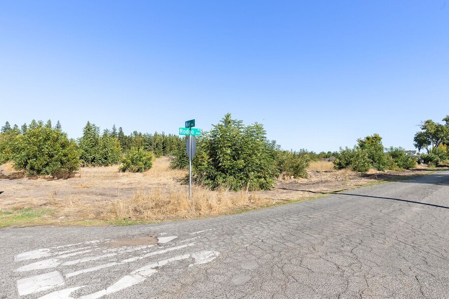 3310 Rodeo Ave, Chico, CA à vendre - Photo de l’immeuble – Image 2 sur 2