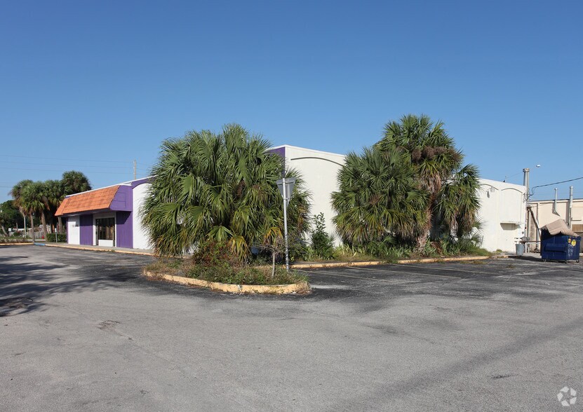 3218 S US Highway 1, Fort Pierce, FL à vendre - Photo de l’immeuble – Image 2 sur 15