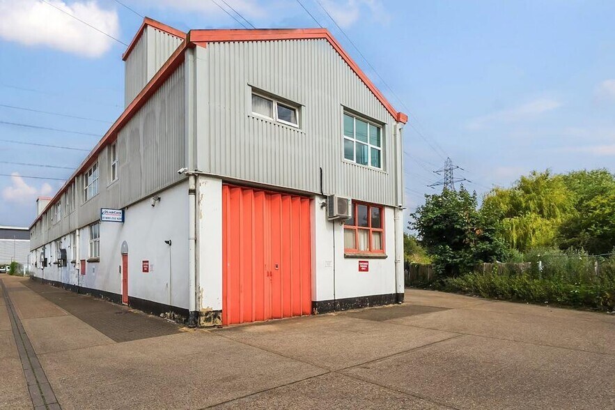 Arundel Rd, Uxbridge à louer - Photo de l’immeuble – Image 2 sur 27