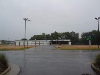 Plus de détails pour 723 Battle St E, Talladega, AL - Local commercial à vendre