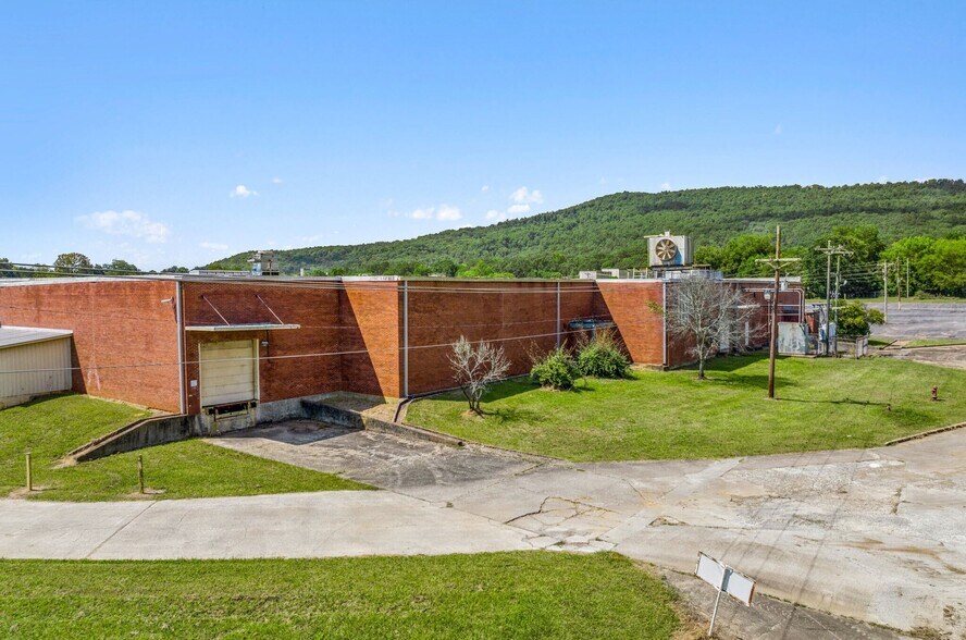 705 E 2nd St, Stevenson, AL à louer - Photo de l’immeuble – Image 3 sur 8