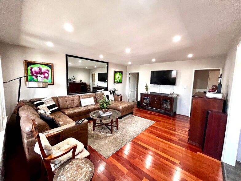 10443-10445 Magnolia Blvd, North Hollywood, CA à vendre - Photo de l’immeuble – Image 3 sur 35