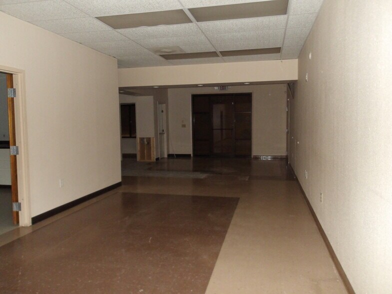 707 W Sesame Dr, Harlingen, TX à louer - Photo de l’immeuble – Image 2 sur 20