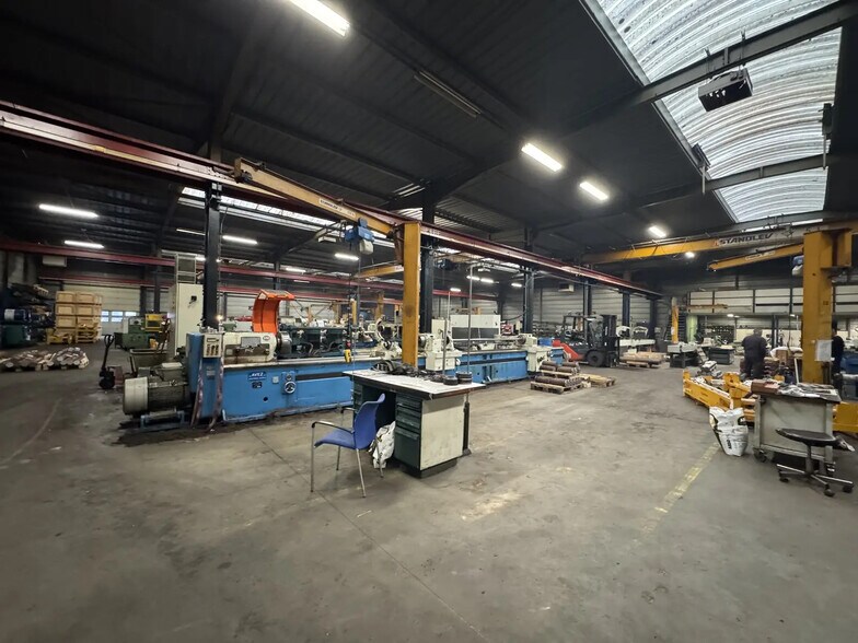 Local d'activités dans SAINT-OUEN-L'AUMONE à vendre - Photo intérieure – Image 1 sur 10