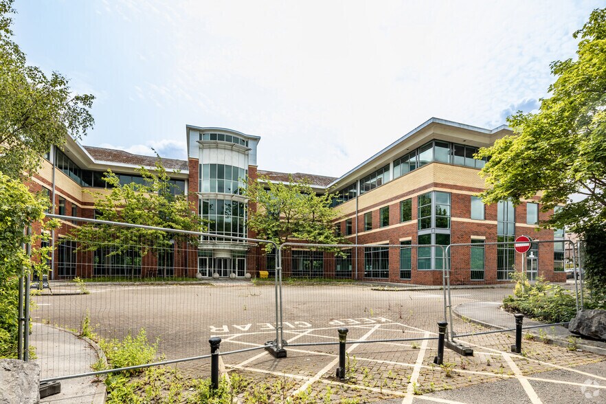 1 Evenwood Clos, Runcorn à louer - Photo de l’immeuble – Image 3 sur 8