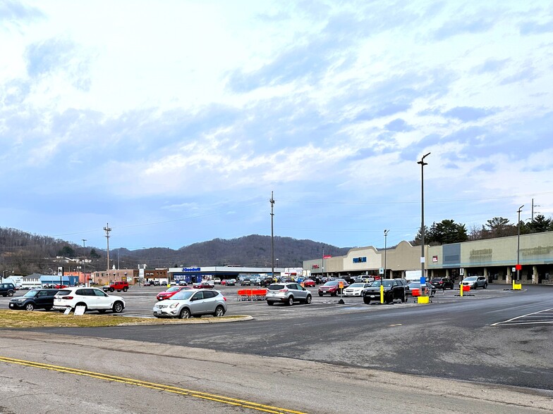118-180 Kents Ridge Rd, Richlands, VA à louer - Photo de l’immeuble – Image 3 sur 7