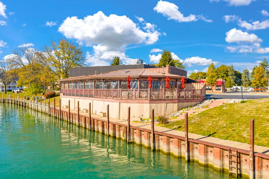 119 Clinton Ave, Saint Clair, MI à vendre - Photo de l’immeuble – Image 3 sur 52