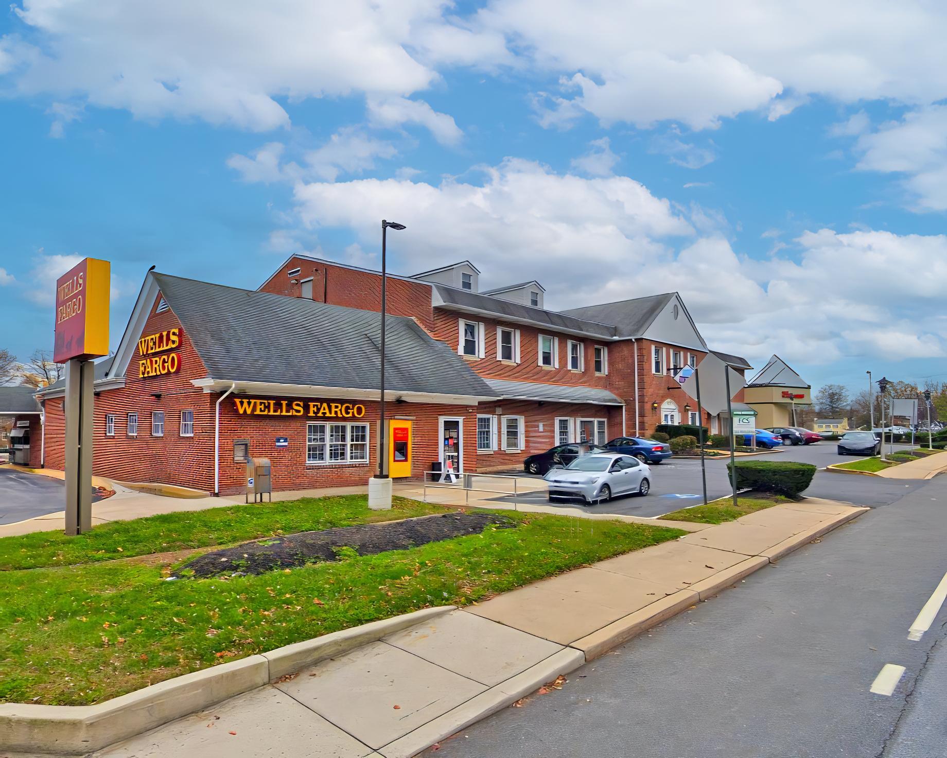 802-812 Philadelphia Pike, Wilmington, DE à louer Photo de l’immeuble– Image 1 sur 9
