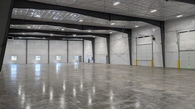 1230 Continental Dr, Eau Claire, WI à louer Photo de l’immeuble– Image 1 sur 3