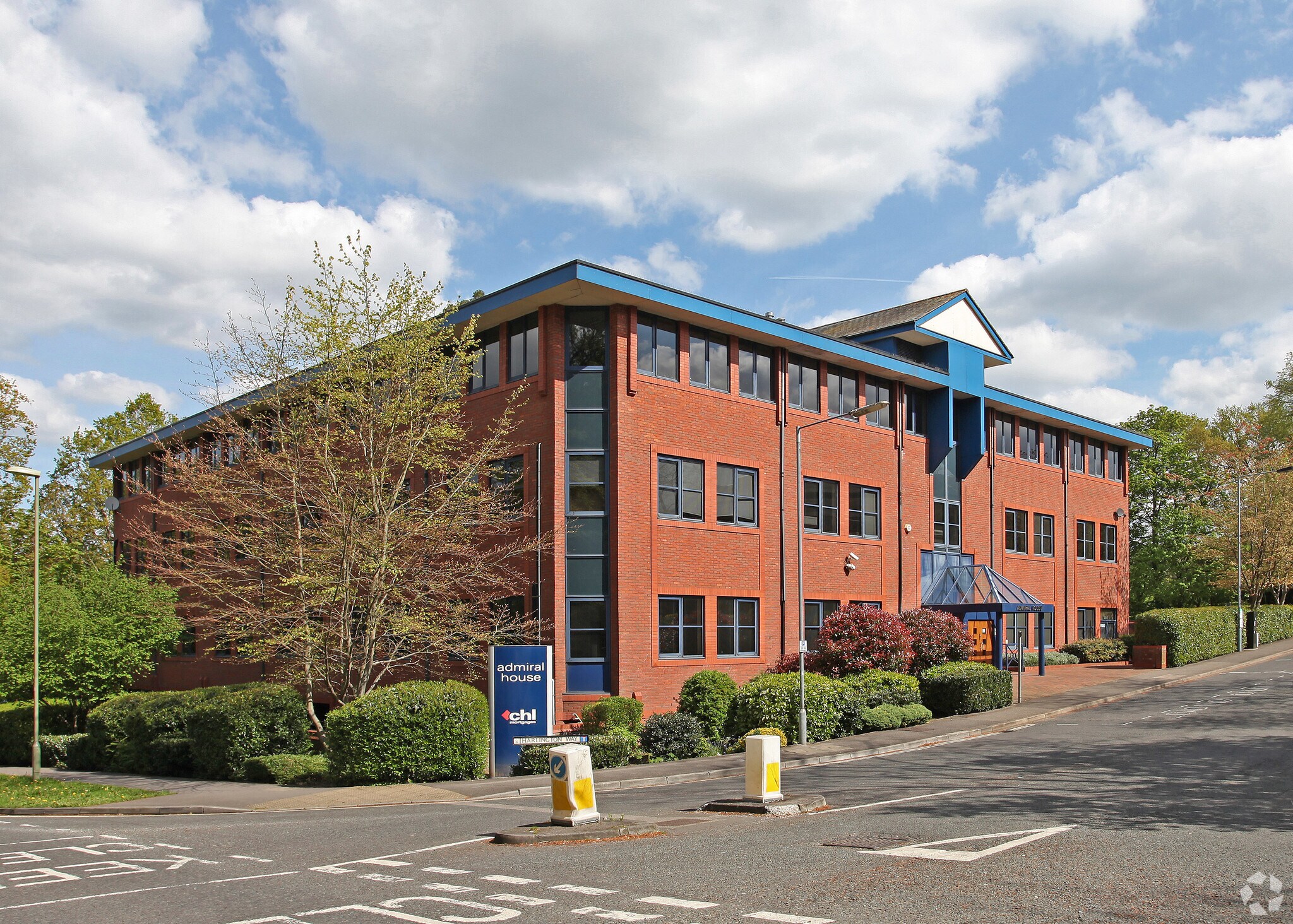 Harlington Way N, Fleet à louer Photo principale– Image 1 sur 7