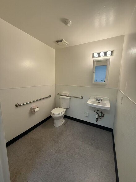 110-180 Mountain Ave, Upland, CA à louer - Photo de l’immeuble – Image 3 sur 9