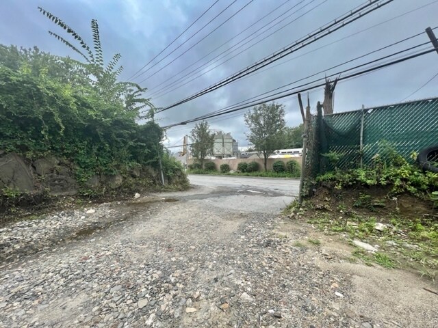 176 Virginia Rd, White Plains, NY à louer - Photo de l’immeuble – Image 2 sur 6