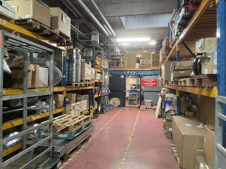 Local d’activités dans Gennevilliers à louer - Photo de l’immeuble – Image 3 sur 12