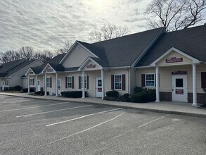 5970-5976 Route 25A, Wading River, NY à louer Photo de l’immeuble– Image 1 sur 8