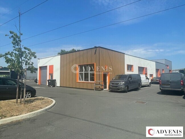 Plus de détails pour Rue Des Frères Lumière, Carbon-Blanc - Local d’activités à vendre