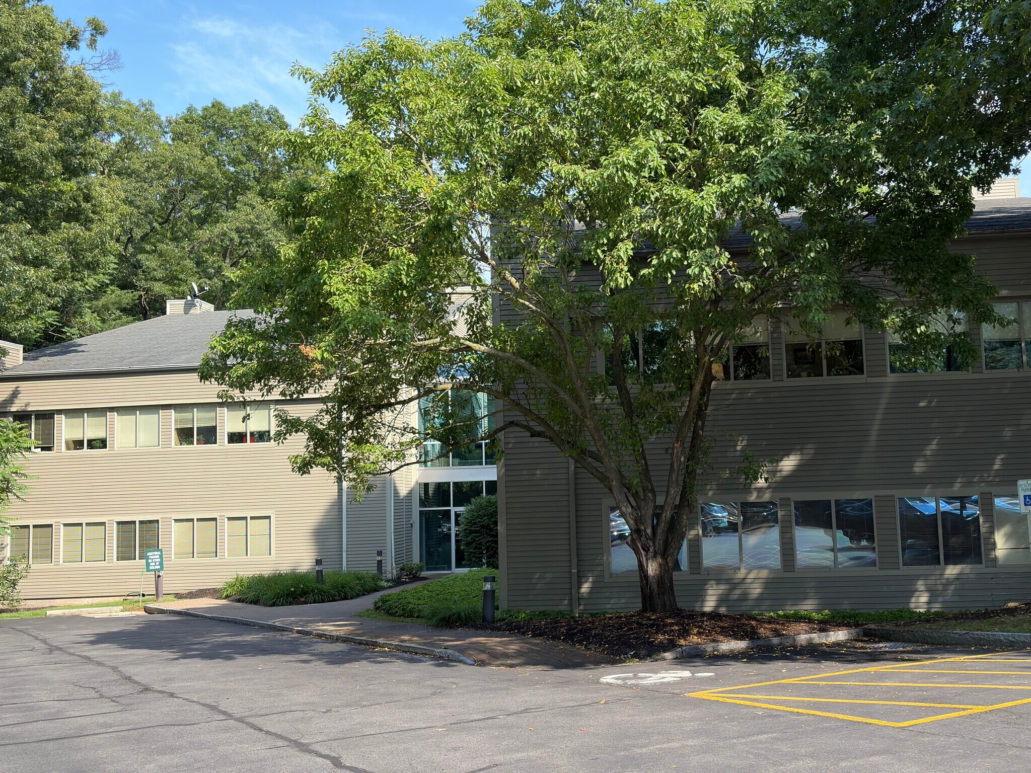 100 Linden Oaks, Rochester, NY à louer Photo intérieure– Image 1 sur 3