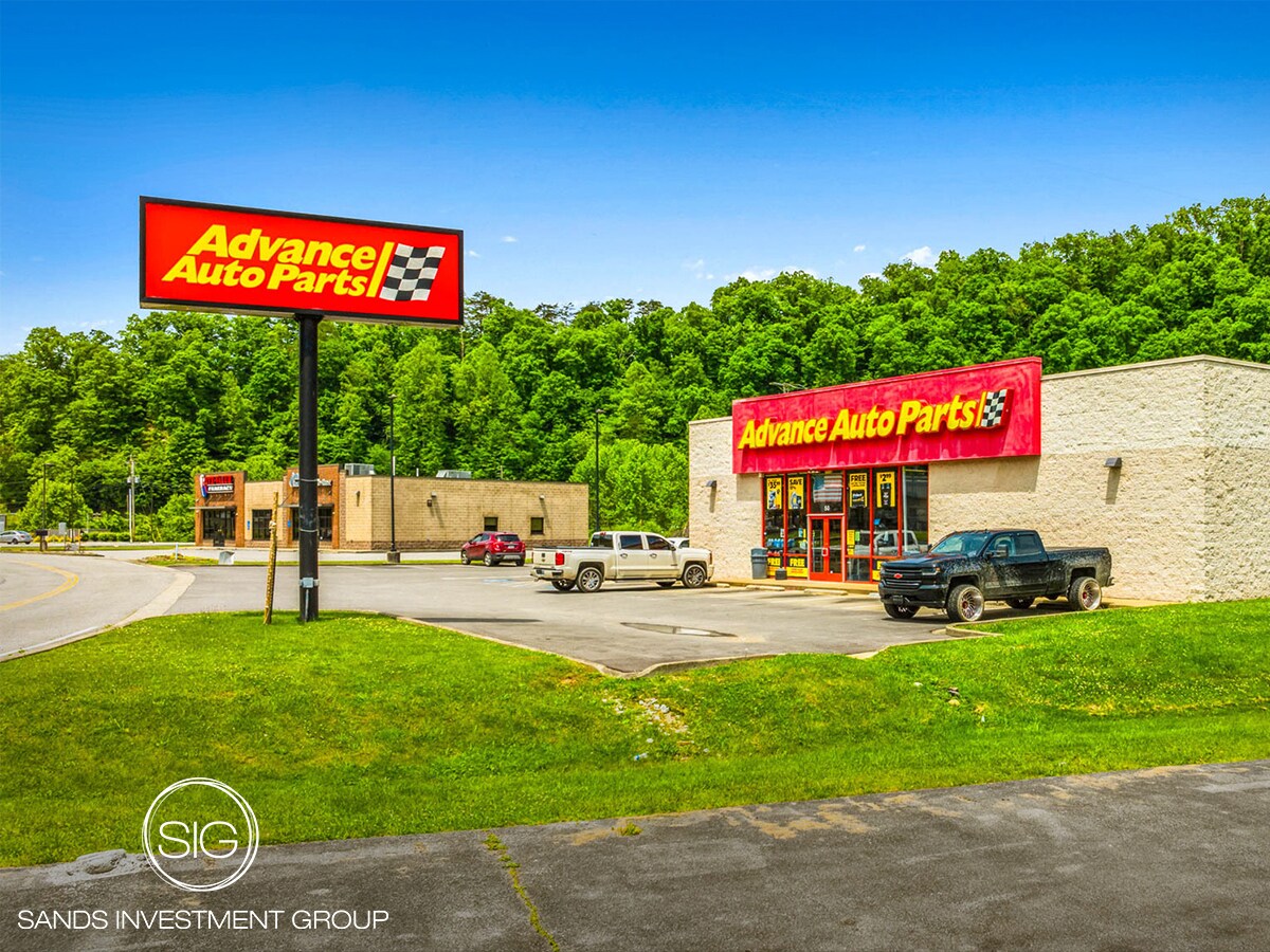 50 Boardwalk, Inez, KY à vendre Photo principale– Image 1 sur 6