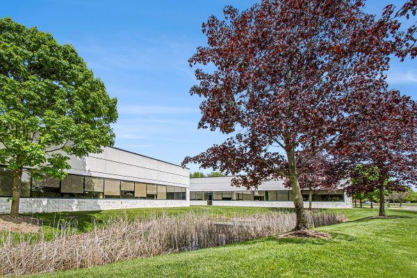 935 Technology Dr, Ann Arbor, MI à louer - Photo principale – Image 1 sur 7