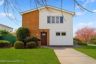 Plus de détails pour 54 Preston Ave, Staten Island, NY - Bureau à vendre