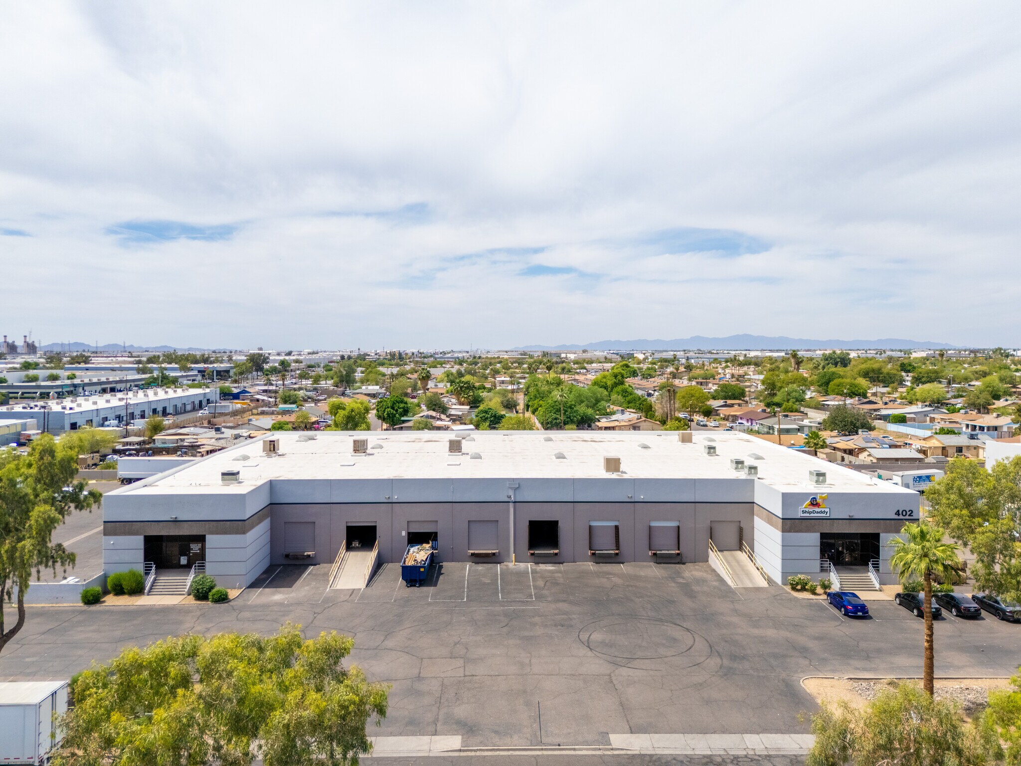 402 N 37th Dr, Phoenix, AZ à louer Photo de l’immeuble– Image 1 sur 7