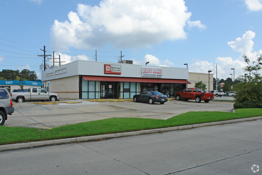 110 Ormond Center Ct, Destrehan, LA à louer - Photo de l’immeuble – Image 2 sur 14