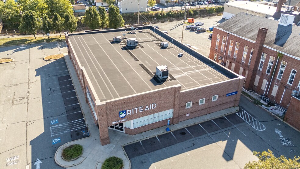 340 E High St, Pottstown, PA à louer - Photo de l’immeuble – Image 3 sur 31