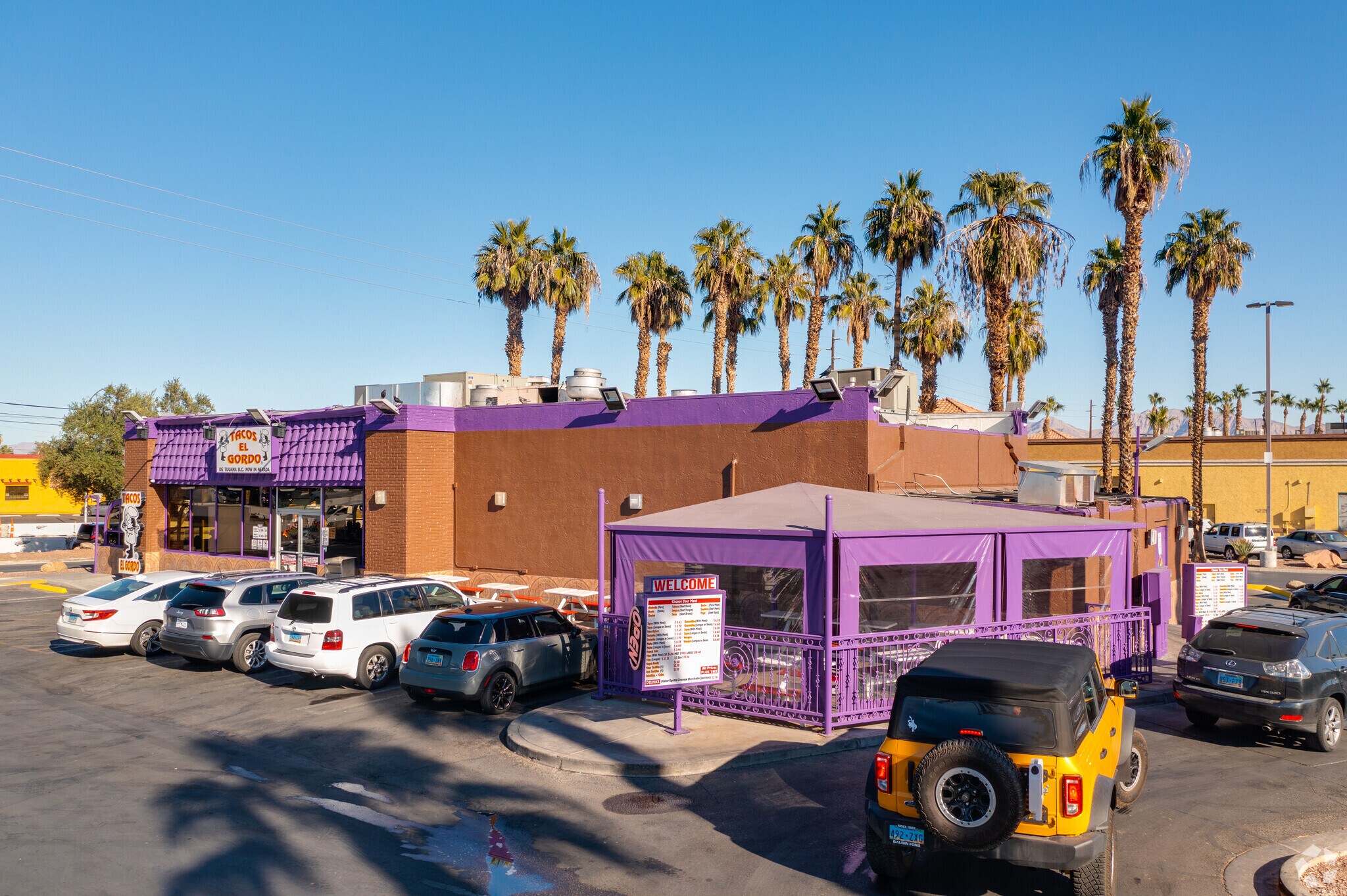 1720-1868 E Charleston Blvd, Las Vegas, NV à louer Photo principale– Image 1 sur 8