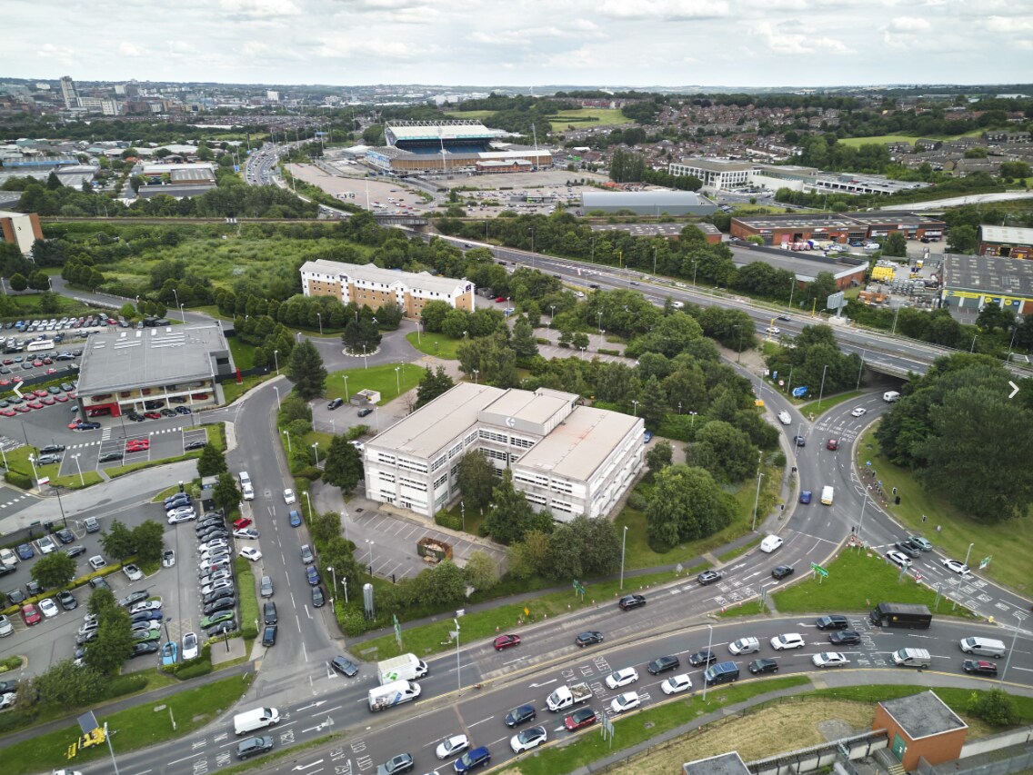 Gelderd Rd, Leeds à louer Photo de l’immeuble– Image 1 sur 2